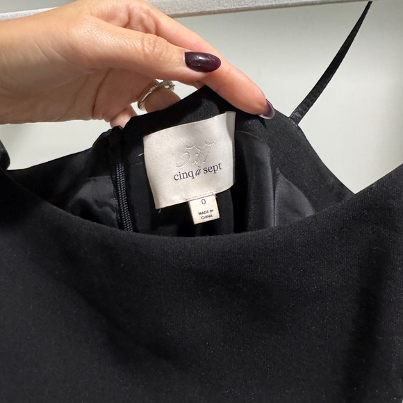 Sleek & Stylish Black Mini Dress Cinq à Sept - Picture 2 of 4